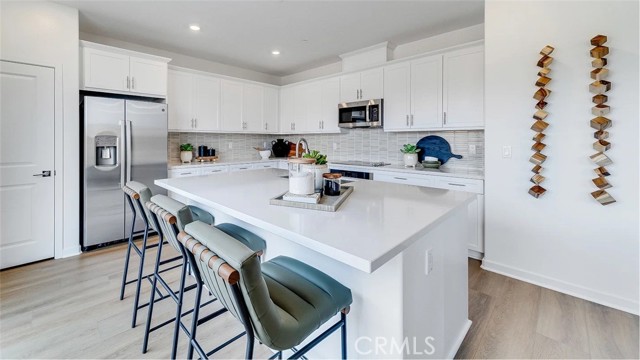 Detail Gallery Image 1 of 20 For 2654 Birdsong Privado Ave, Ontario,  CA 91761 - 4 Beds | 3 Baths