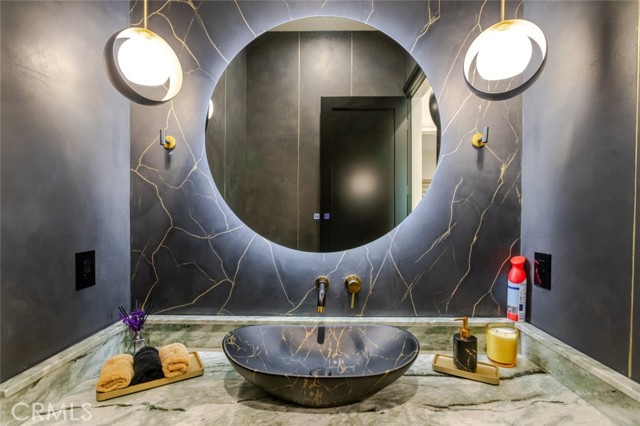 Detail Gallery Image 59 of 70 For 7714 Lasaine Ave, Northridge,  CA 91325 - 3 Beds | 4 Baths