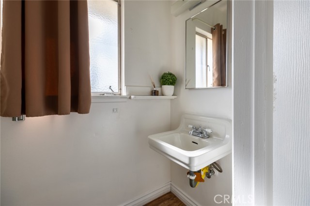 340 E Shamrock, Rialto CA: https://media.crmls.org/medias/3367090a-b762-418c-889d-a9a627832f1c.jpg