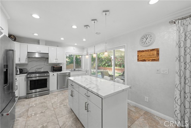 25515 Novela Way, Valencia CA: https://media.crmls.org/medias/3369a582-5e6d-4e8d-acae-8229365712bc.jpg