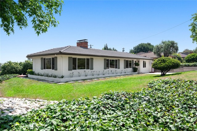 1985 Highland Oaks Drive, Arcadia CA: https://media.crmls.org/medias/336a380f-c393-4346-a585-a37ccf4a916d.jpg