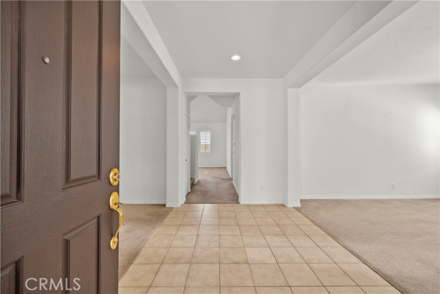 Detail Gallery Image 4 of 38 For 28538 Redwood Canyon Pl, Saugus,  CA 91390 - 3 Beds | 3 Baths