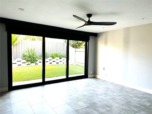 1063 Redding Avenue, Costa Mesa CA: https://media.crmls.org/medias/336abc9e-ebc7-4ea3-91b0-132e9e51c478.jpg
