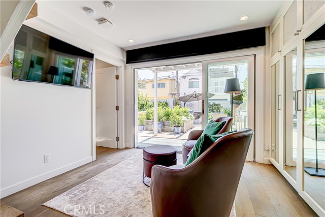 316 5th Street, Manhattan Beach CA: https://media.crmls.org/medias/336bbcb5-abb1-4572-86c5-37f1cbdb1e47.jpg
