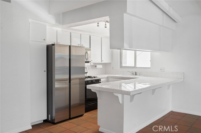 207 28th Street, Newport Beach CA: https://media.crmls.org/medias/336bf86b-e871-47db-99a7-fffe1407a750.jpg