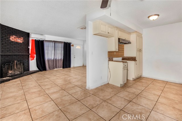 Detail Gallery Image 14 of 46 For 12509 9th Ave, Victorville,  CA 92395 - 4 Beds | 2 Baths