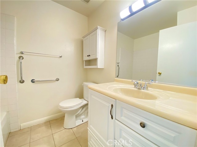 Detail Gallery Image 13 of 23 For 330 W Campus View Dr, Riverside,  CA 92507 - 3 Beds | 2 Baths