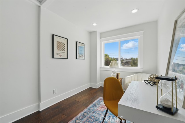 2111 S Bronson Ave, Los Angeles CA: https://media.crmls.org/medias/336d51d7-129e-4414-b530-f07142200a89.jpg