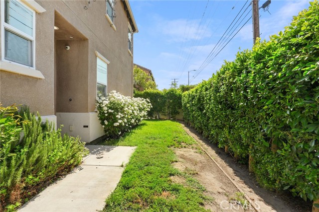 Detail Gallery Image 29 of 34 For 7600 N Courage Way, Van Nuys,  CA 91405 - 4 Beds | 3 Baths