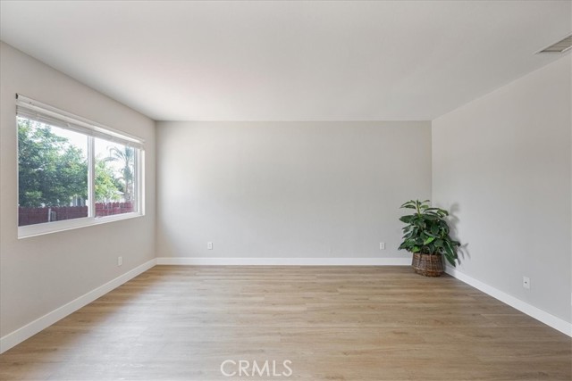 Detail Gallery Image 7 of 25 For 15475 Shadow Mountain Ln, Lake Elsinore,  CA 92530 - 3 Beds | 2 Baths