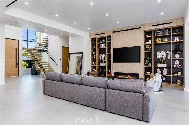 Detail Gallery Image 21 of 75 For 22745 Califa St, Woodland Hills,  CA 91367 - 5 Beds | 4 Baths