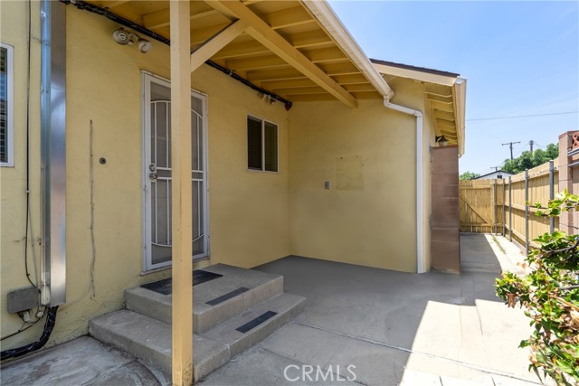 428 S Rosalinda Avenue, Azusa CA: https://media.crmls.org/medias/336f4f19-0a73-4c41-a982-9b266584921c.jpg