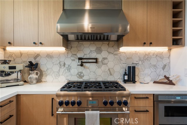 Detail Gallery Image 10 of 64 For 521 1/2 Iris Ave, Corona Del Mar,  CA 92625 - 2 Beds | 2/1 Baths