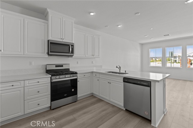 4295 S Hermosa Paseo, Ontario CA: https://media.crmls.org/medias/336fb01a-91d1-4e46-8c4d-cec960aa4837.jpg