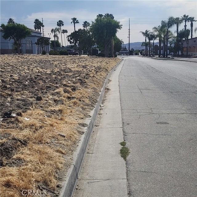 0 E Commonweaith Avenue, San Jacinto CA: https://media.crmls.org/medias/336fb410-077a-4c17-bb6f-49bb4028180c.jpg