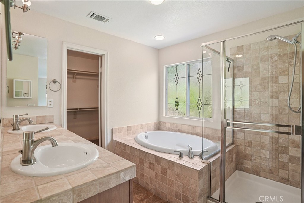 MLS #OC25182457 img 17