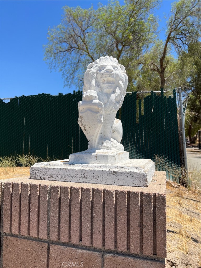 https://media.crmls.org/medias/33716e62-a517-47a4-a16b-ad3923d693f6.jpg?preset=X-Large