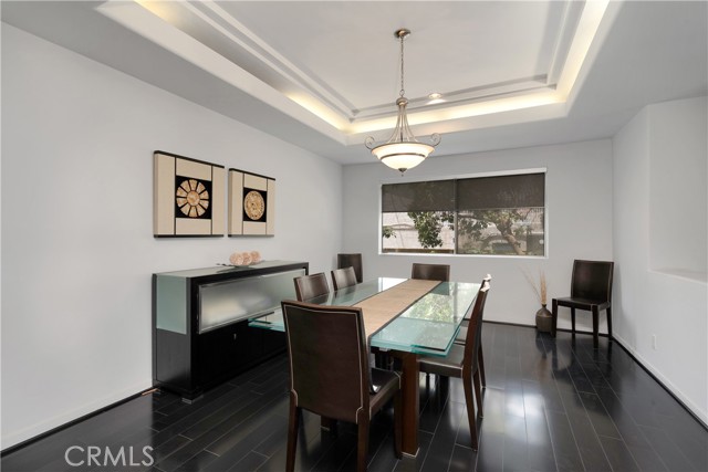 12841 Bloomfield Street, Studio City CA: https://media.crmls.org/medias/337187aa-ec58-483f-8544-d07bffce8a11.jpg