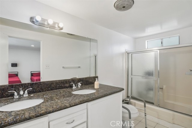 7958 Tampa Ave, Reseda CA: https://media.crmls.org/medias/3371a474-cfa9-4942-b1c8-ab61893a6b36.jpg