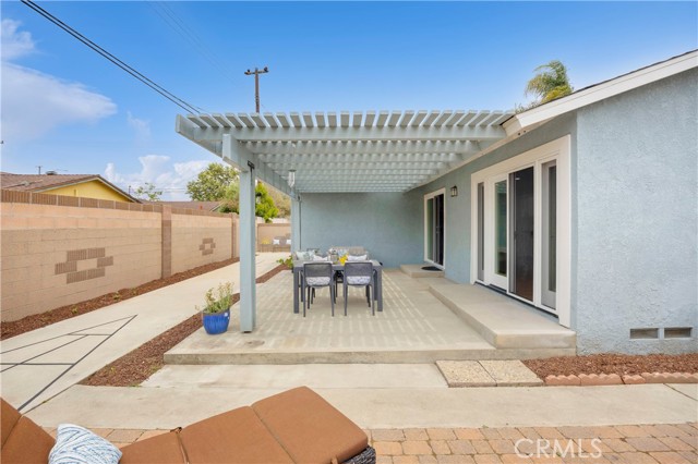 8381 E Hendrie Street, Long Beach CA: https://media.crmls.org/medias/3371cb39-991e-44ad-a9f4-e800252b8d2f.jpg