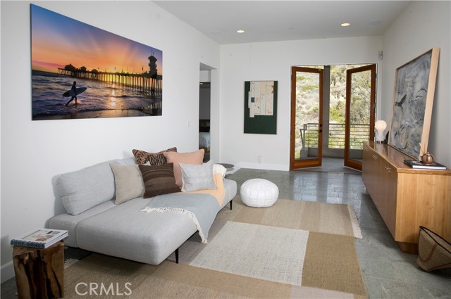 Detail Gallery Image 9 of 21 For 533 Temple Hills Dr, Laguna Beach,  CA 92651 - 4 Beds | 5/1 Baths