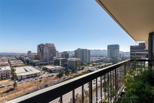222 Monterey Road, Glendale CA: https://media.crmls.org/medias/33726ded-b584-4ce6-b04f-6ac879a07710.jpg