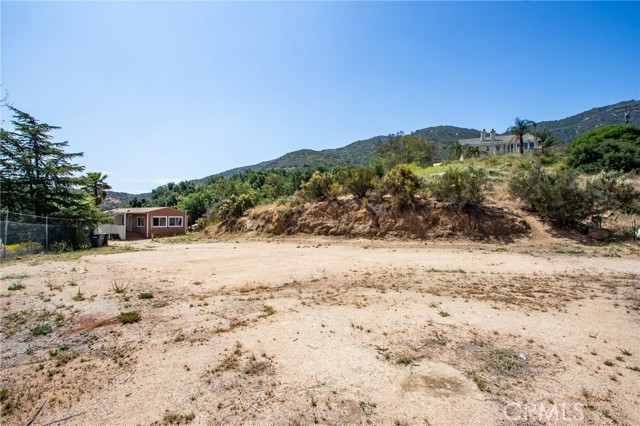 35050 Margo Road, Lake Elsinore CA: https://media.crmls.org/medias/3372af09-fc15-454c-ba0b-4d021b4295df.jpg