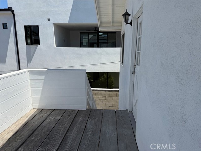 514 .5 Marigold Ave, Corona del Mar CA: https://media.crmls.org/medias/3372c18c-ed77-4b89-b071-cb3245dcaf1c.jpg