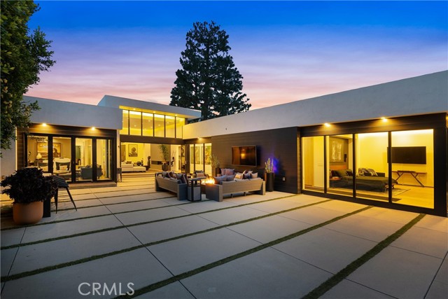7139 Macapa Drive, Los Angeles CA: https://media.crmls.org/medias/3372d80a-0e8c-482b-acfd-5c1f83ee2bab.jpg