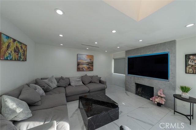 Detail Gallery Image 6 of 16 For 7719 Rhodes, North Hollywood,  CA 91605 - 3 Beds | 2 Baths