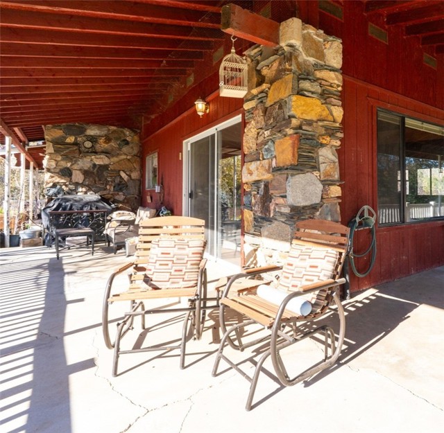 Detail Gallery Image 2 of 55 For 47515 Road 620, Oakhurst,  CA 93644 - 2 Beds | 3 Baths