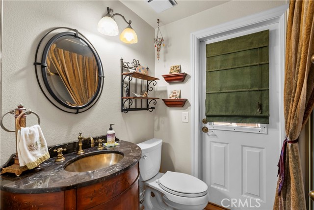 565 Martinique Place, Thousand Oaks CA: https://media.crmls.org/medias/3373c5b5-495e-44f3-86dd-cce7168b0118.jpg