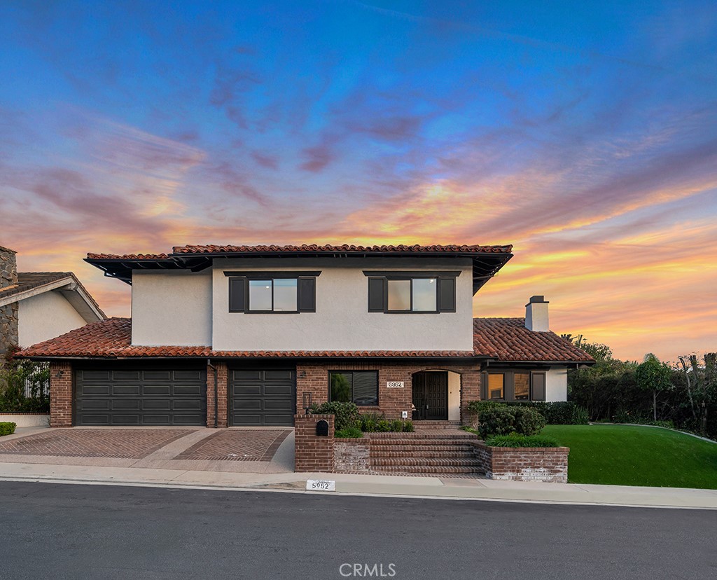 5952 Woodland View Drive