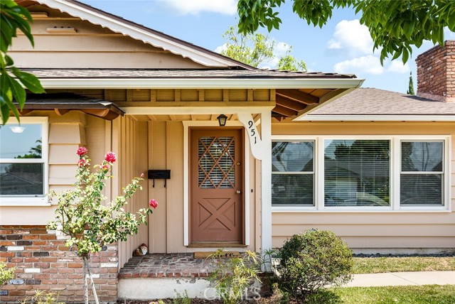 Detail Gallery Image 3 of 26 For 951 E Dalton Ave, Glendora,  CA 91741 - 3 Beds | 2 Baths