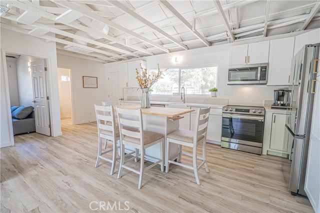 35356 Sierra Vista Drive, Agua Dulce CA: https://media.crmls.org/medias/33746ef2-14f5-4c5d-a088-556ac8239d51.jpg