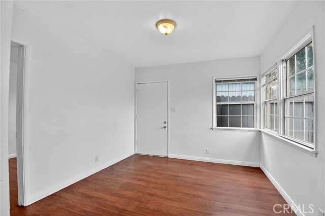 Detail Gallery Image 3 of 16 For 253 E Louise, Long Beach,  CA 90805 - 2 Beds | 2 Baths