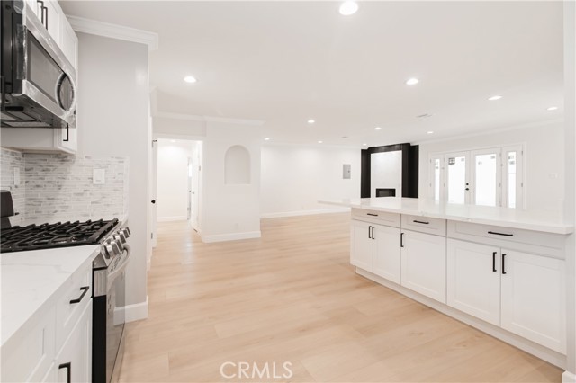 10915 Whitaker Avenue, Granada Hills CA: https://media.crmls.org/medias/3375a580-6f6e-4037-b3fc-e5601be275ff.jpg