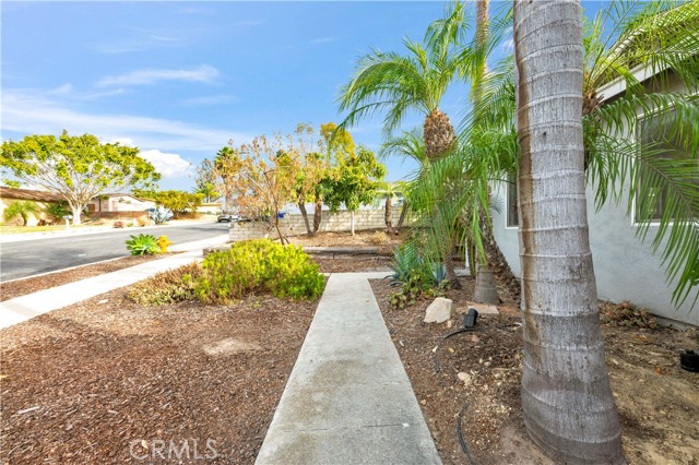 Detail Gallery Image 5 of 26 For 4079 Thomas St, Oceanside,  CA 92056 - 3 Beds | 2 Baths