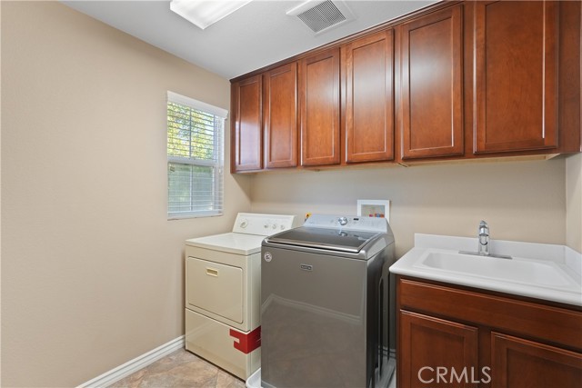 Detail Gallery Image 27 of 39 For 34229 Larksburg Ct, Lake Elsinore,  CA 92532 - 5 Beds | 3 Baths