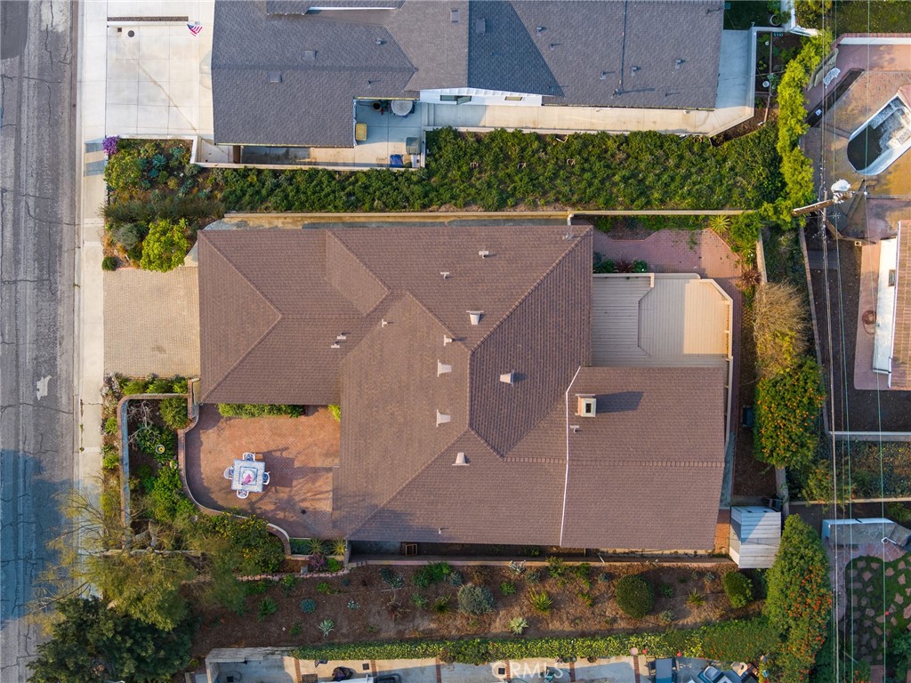https://media.crmls.org/medias/3376552a-d85a-4227-ab17-a342184719c4.jpg?preset=X-Large