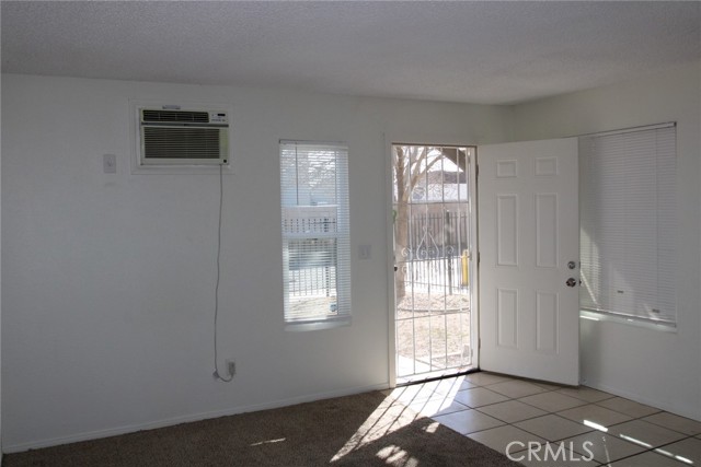 38429 10th E Place, Palmdale CA: https://media.crmls.org/medias/33769593-05a9-4d3d-9013-5faec638b723.jpg