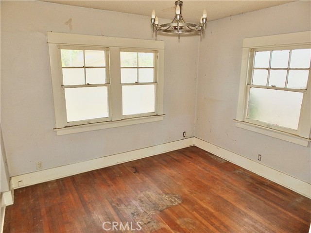 744 Gladys Avenue, Long Beach CA: https://media.crmls.org/medias/3377f656-8499-48d7-80b1-50ec28eea892.jpg
