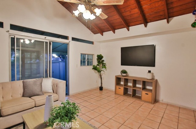 Detail Gallery Image 8 of 19 For 17252 Apel Ln, Huntington Beach,  CA 92649 - 6 Beds | 3 Baths