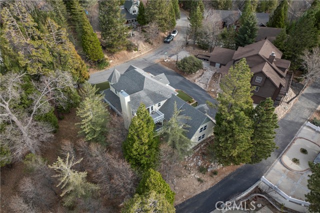 Detail Gallery Image 11 of 70 For 27601 Cedarwood Drive, Lake Arrowhead,  CA 92352 - 4 Beds | 3 Baths