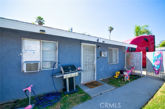 188 E 11th Street, San Bernardino CA: https://media.crmls.org/medias/337955d1-75f2-4a87-9965-21f218762dff.jpg