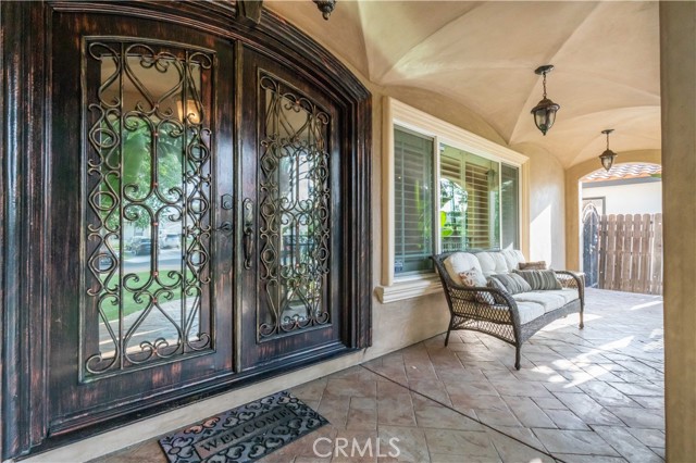 Detail Gallery Image 5 of 29 For 17159 Kingsbury, Granada Hills,  CA 91344 - 5 Beds | 3 Baths