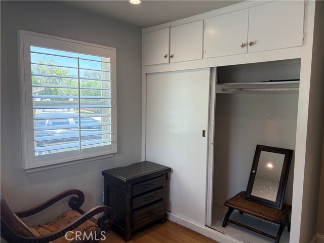 12917 Gladstone photo 15