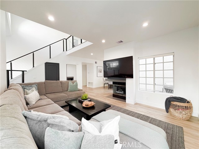 958 Misty Canyon, Westlake Village CA: https://media.crmls.org/medias/337bd1d9-310b-407f-b686-2acf6d8b08dd.jpg