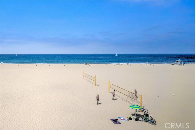 72 The Strand, Hermosa Beach, California 90254, 3 Bedrooms Bedrooms, ,2 BathroomsBathrooms,Residential,Sold,The Strand,SB23109684