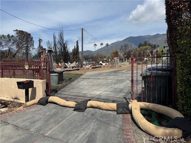 Detail Gallery Image 1 of 15 For 419 W Altadena Dr, Altadena,  CA 91001 - – Beds | – Baths